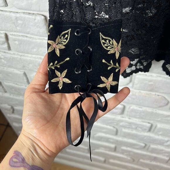 Bisou Bisou lace embroidered dress size medium - Picture 5 of 11